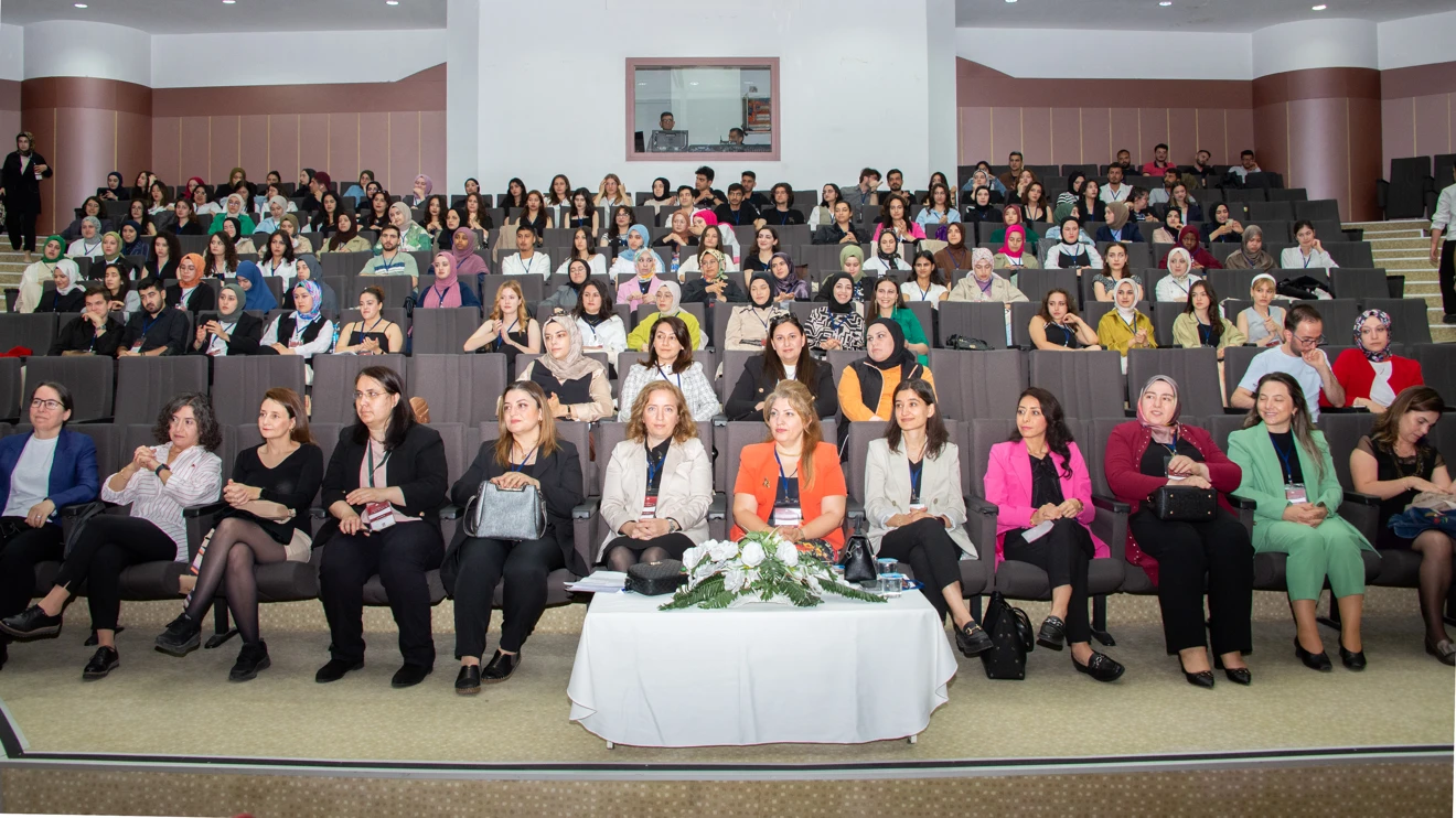 1. Ulusal Pediyatri Hemşireliği Öğrenci Sempozyumu gerçekleştirildi